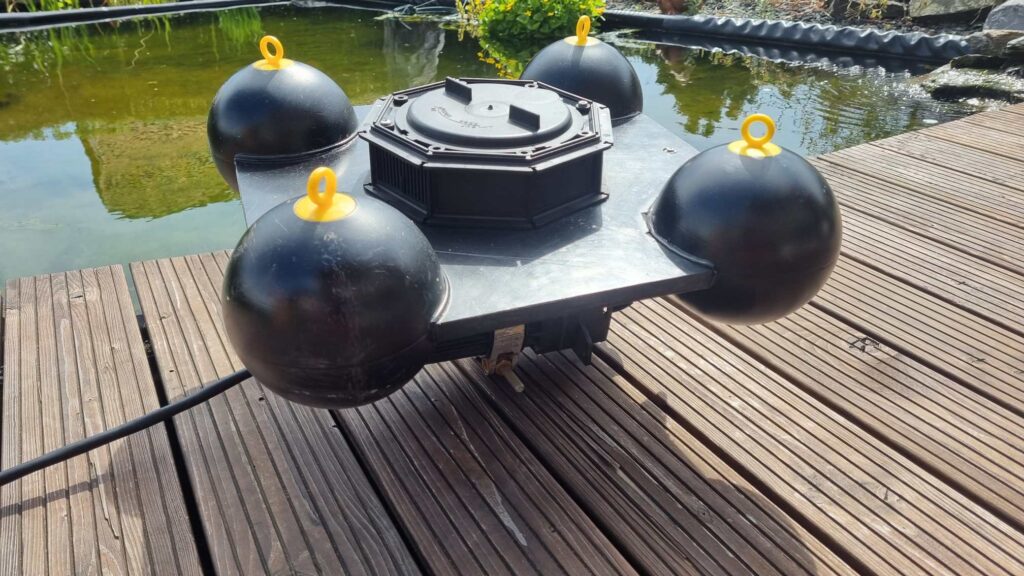 Aqua-Air HSB Solar-Wasserbelüfter · Tauchmotor mit Hohlkammerschaufelrad – Detailaufnahme der robusten Unterwasserantriebseinheit, verdeutlicht die technische Qualität und Bauweise.